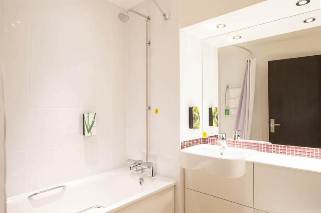 Premier Inn Ланкастер Экстерьер фото